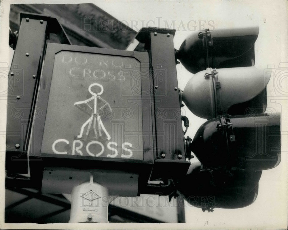 1963 Press Photo new &quot;Saint&quot; crossings at Tottenham - KSB25123-Historic Images