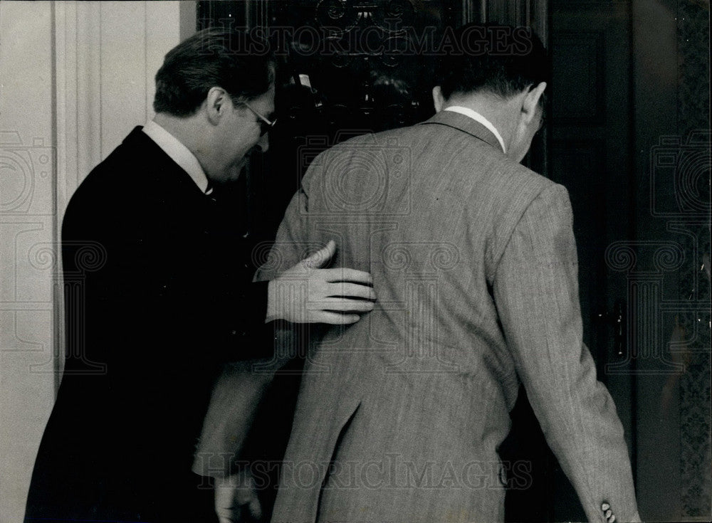  US Edward L. Rowny,&amp;Soviet Victor Karpov - Historic Images