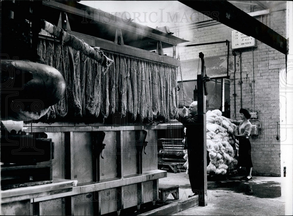 Press Photo Thousands Yards Prepared Wools Dyed Wilton's - KSB25177-Historic Images