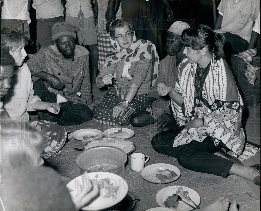 1964 Press Photo Students In An American Experiment In Tanganyika - Historic Images