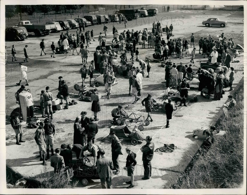 Press Photo Soapbox Derby Preparation Olympic Way Wembley - Historic Images