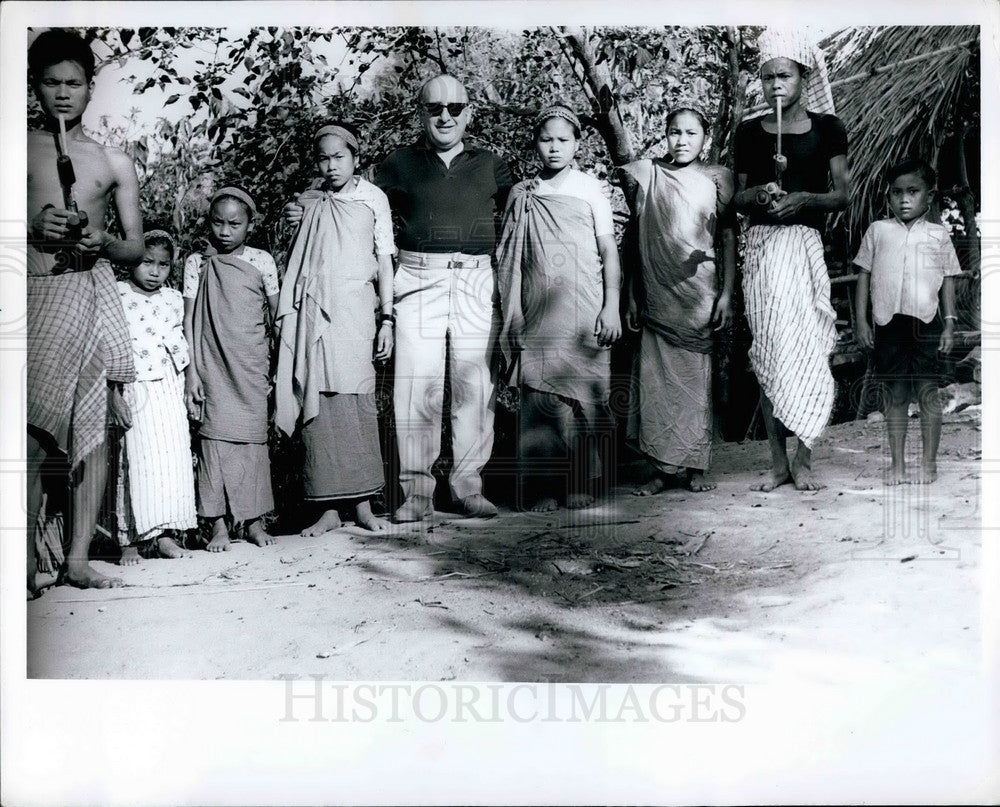 Press Photo Tribal Near Kantai Chittagong Hill East Pakistan Flutes - KSB25343 - Historic Images