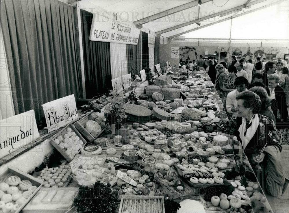 1990, World&#39;s Biggest Cheese Plate Whine Fair Hagentahn France - Historic Images