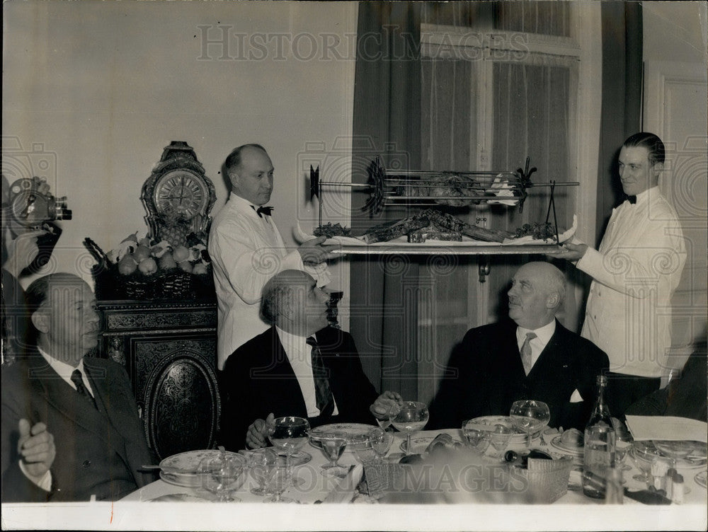 Elegant Paris Restaurant 1967 ,Roasted Duck Served  - Historic Images