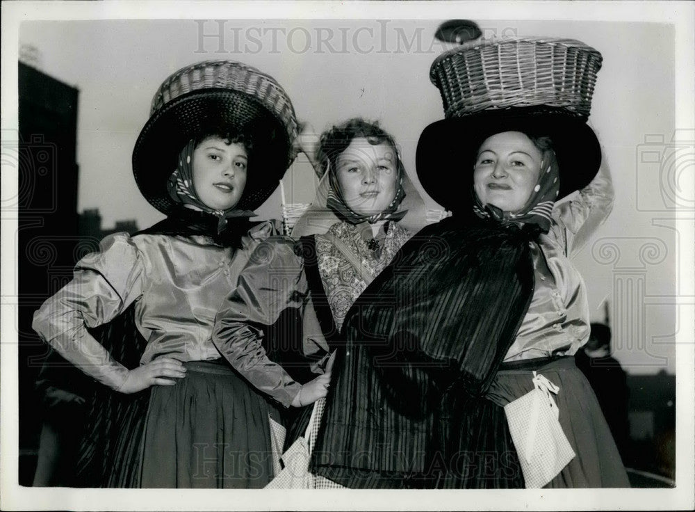 1953 Gaby Davin Thiry Raymode Herese Marthe Dancers France Belgium - Historic Images