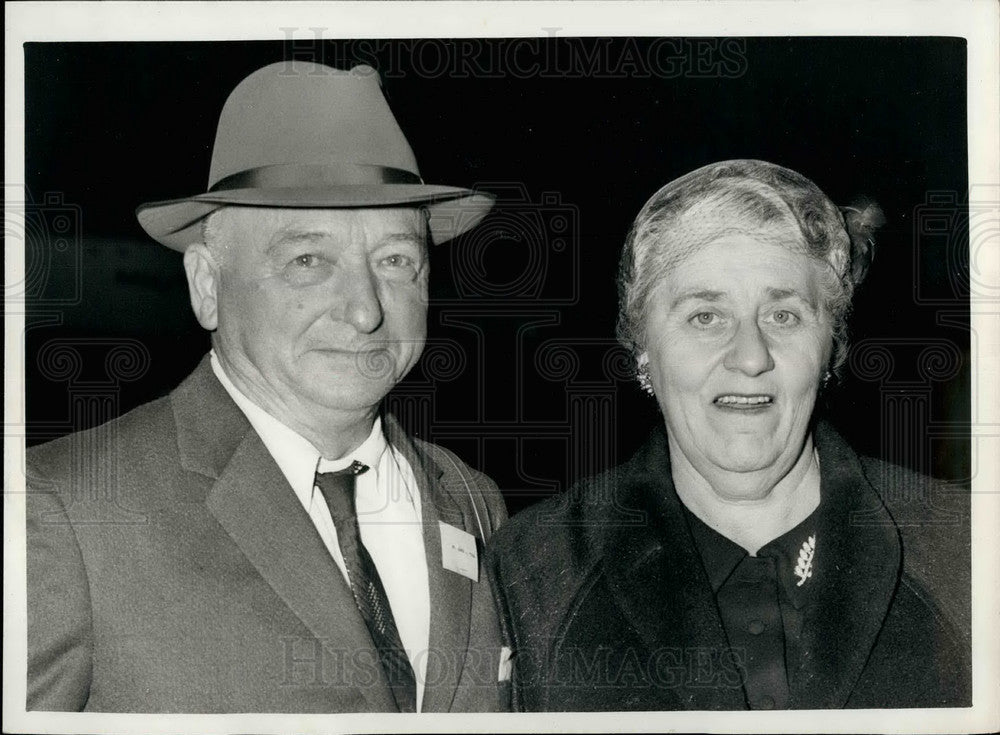 1958 The James Vignas' Son Was Killed Flying For The U.S. Air Force - Historic Images