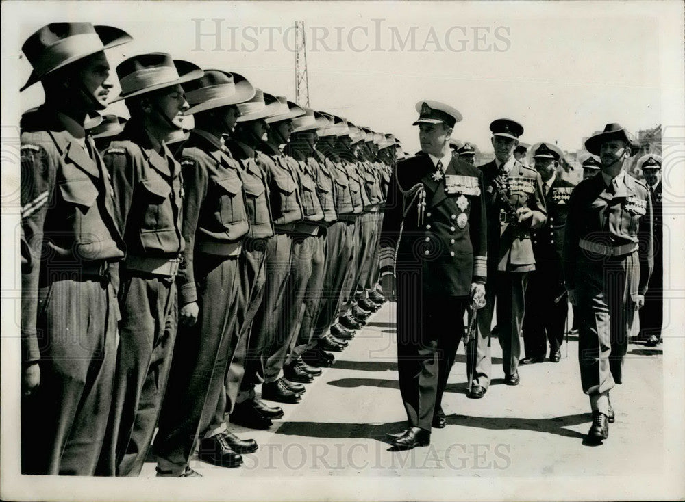 Press Photo Admiral Earl Mountbatten And Brigadier D.A. Whitehead Of Australia - Historic Images