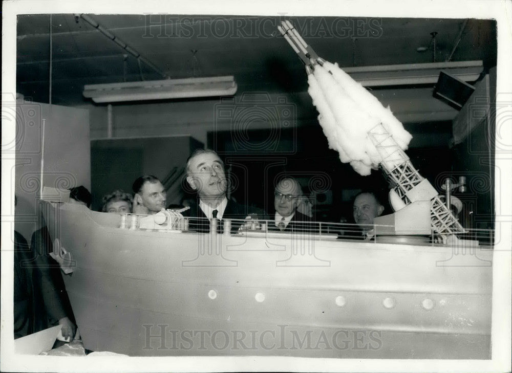 1959 Admiral Earl Mounbatten Opens Naval Boys' Exhibition - Historic Images