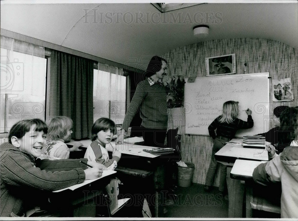 Press Photo School for circus children - Historic Images