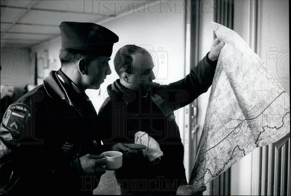 Press Photo German & French NATO pilots check a map - KSB26307 - Historic Images