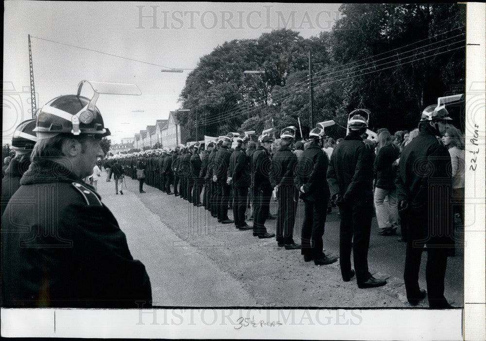 Press Photo “Peaceful” demonstration against the NATO session in Copenhagen. - Historic Images