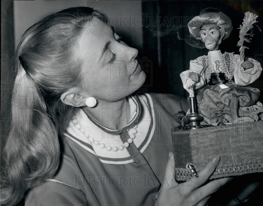 Press Photo Smoking MonkeyÃƒâ€šÃ‚Â, one of the little musical robots - KSB26417 - Historic Images