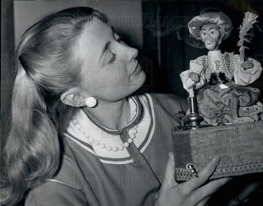 Press Photo Smoking MonkeyÃƒâ€šÃ‚Â, one of the little musical robots - KSB26417 - Historic Images