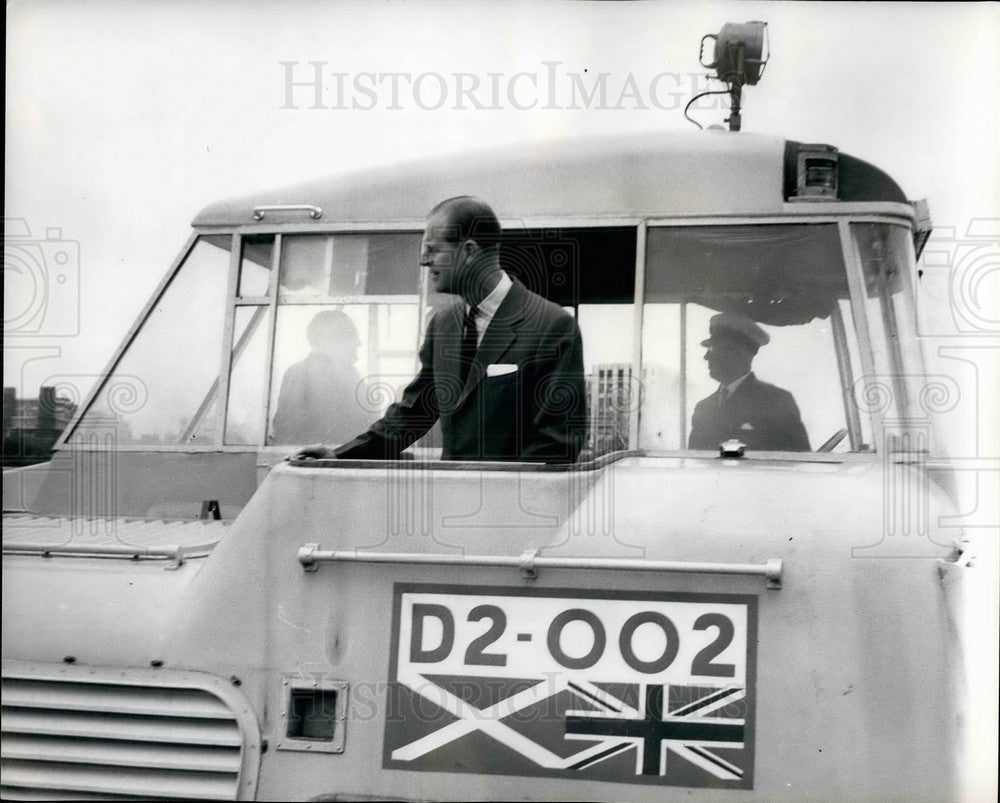 1963, Duke of Edinburgh goes for a "Hoverbus" ride - KSB26485 - Historic Images