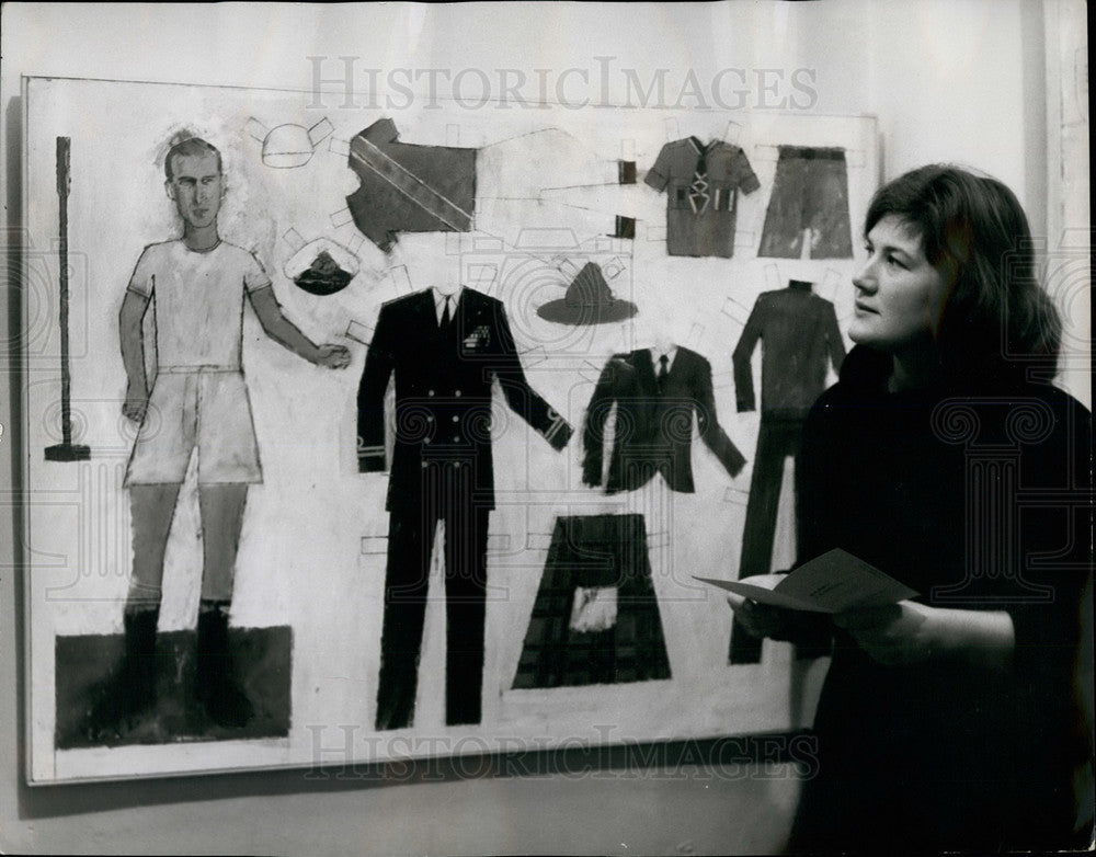 1963, Artist aureen Heywood and her 'Royal Portrait" - KSB26491 - Historic Images