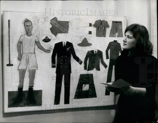 1963, Artist aureen Heywood and her 'Royal Portrait" - KSB26491 - Historic Images