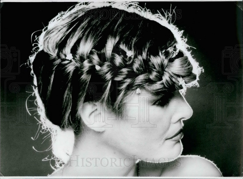 Press Photo Tress-Coiffure Hairstyle Evening - Historic Images