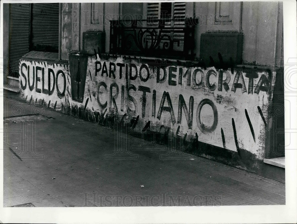 1965 Press Photo Argentine Elections Painted Wall - KSB26749-Historic Images