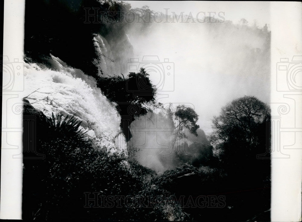 Press Photo Iguazu fall in Argentina - KSB26811 - Historic Images