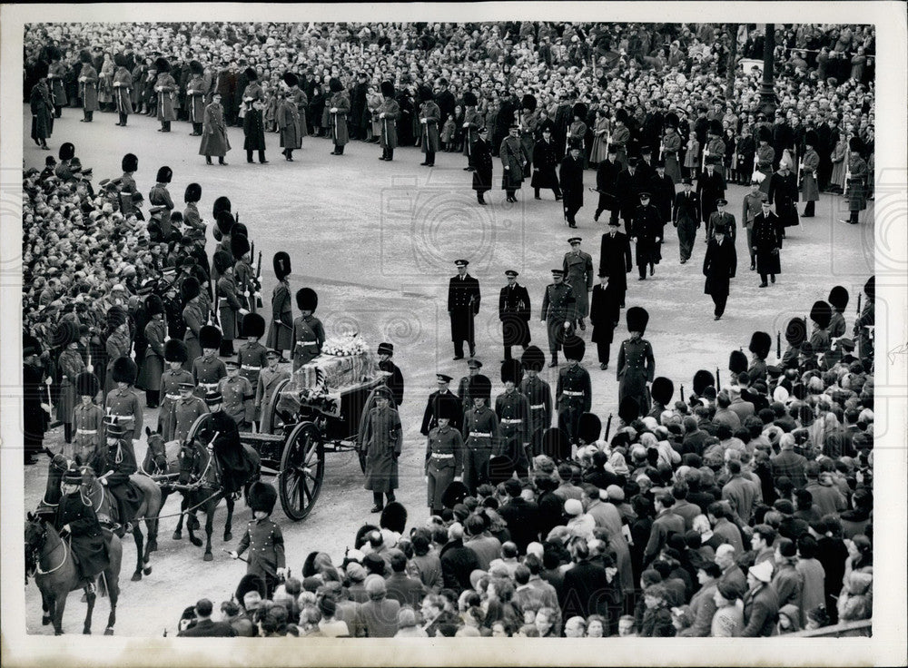 1953 Press Photo Queen Mary Lies In State At Westminster Hall - KSB27027 - Historic Images
