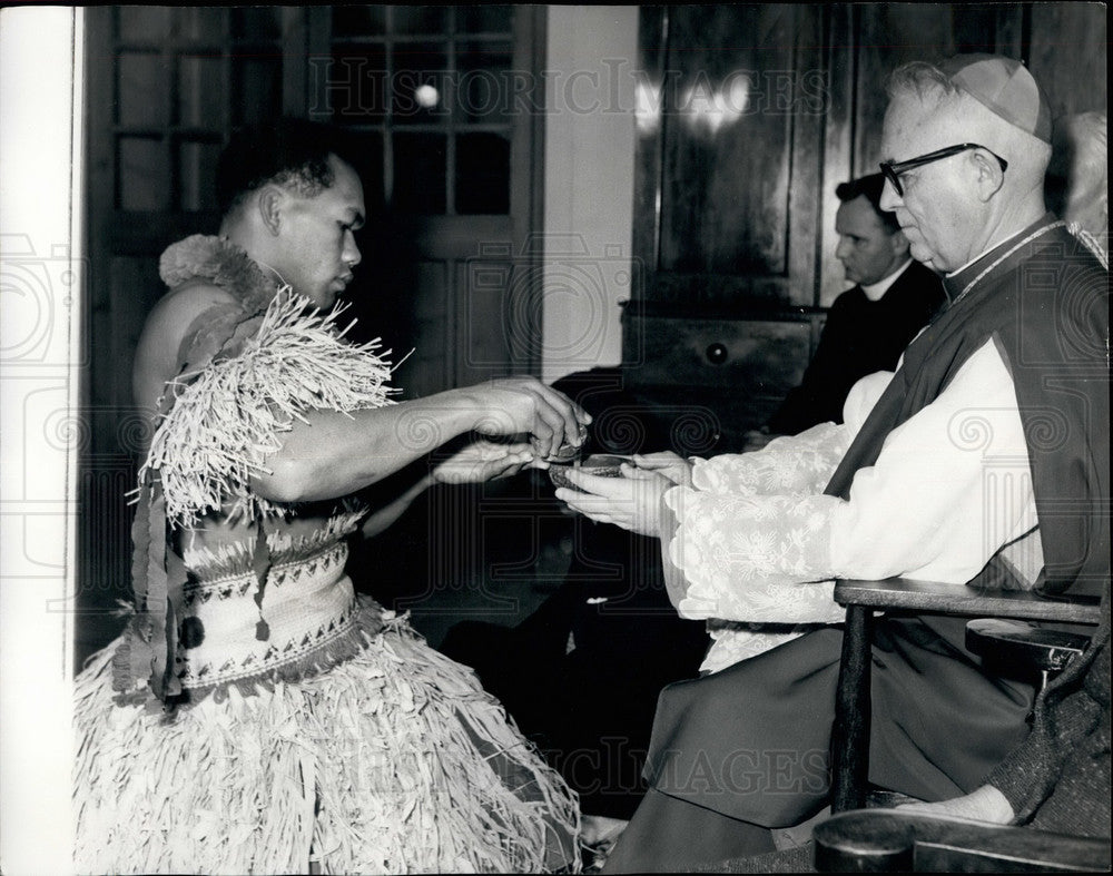 1965 Rev Beato Ratuloco, Westminster Cathedral - Historic Images