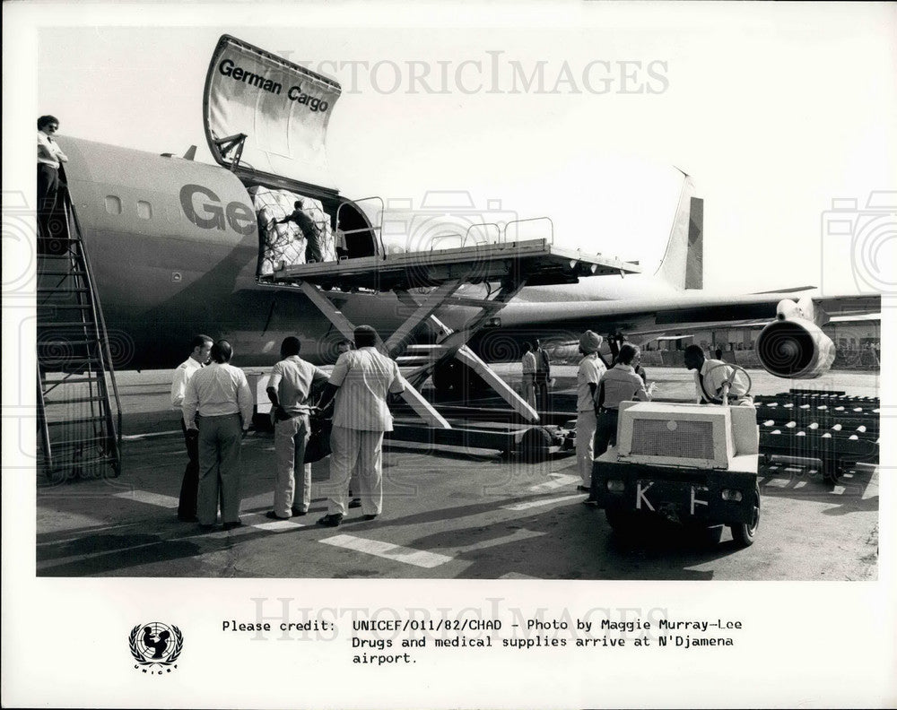 Press Photo Drugs, Medical Supplies, N'Djamena Airport - Historic Images