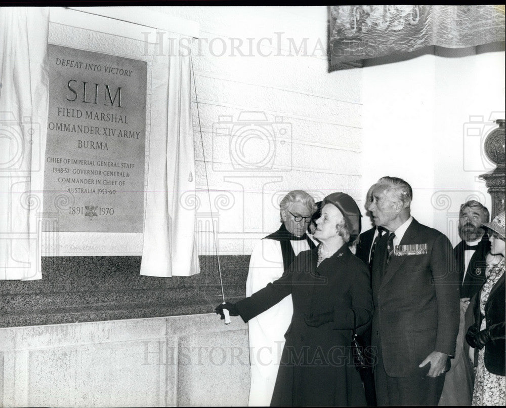 Press Photo Plaque for Field Marshal Sir William Slim at St. Paul's Cathedral - Historic Images