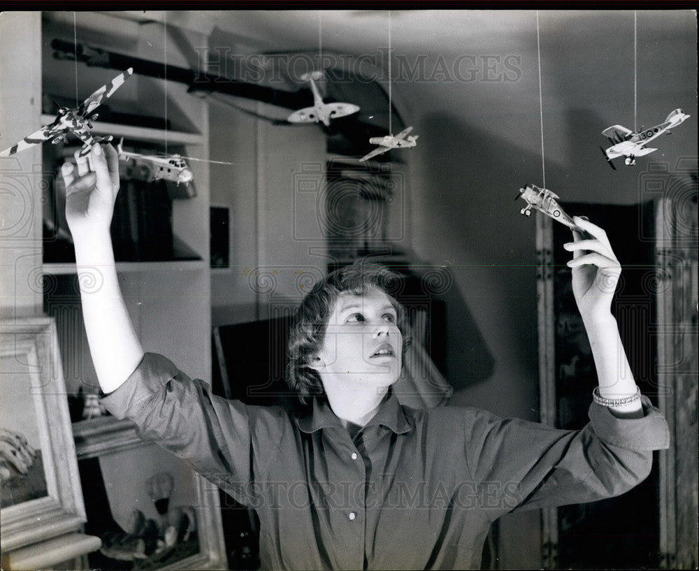 Press Photo Deidre makes Model Aircraft - Historic Images