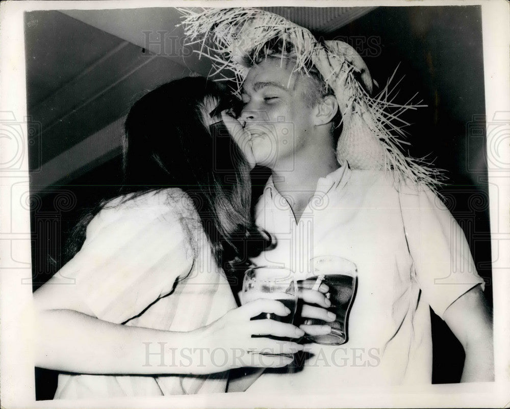 1964 Press Photo Mary Mischlewski weds Philip Delano Bryden-Brown - KSB27123 - Historic Images