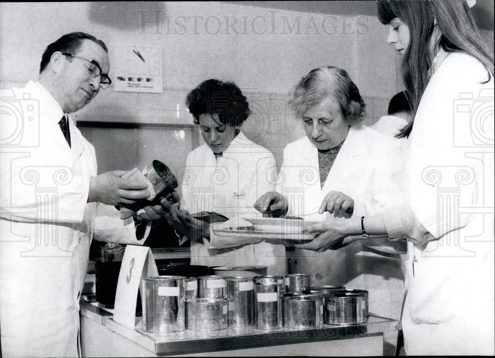 1971, Food Quality Testing, Darmstadt, Germany - KSB27295 - Historic Images