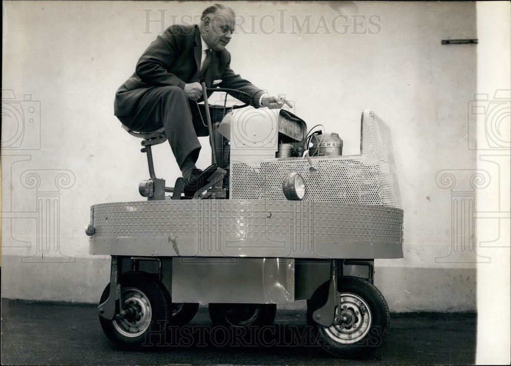 1960, Ernst Schroeder Wine Cellar Keeper Inventor Rotomobil - Historic Images