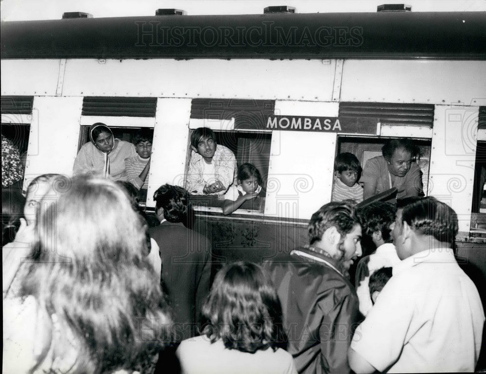 Press Photo Ex-Ugandan Asians Aboard Train Exile - KSB27577 - Historic Images