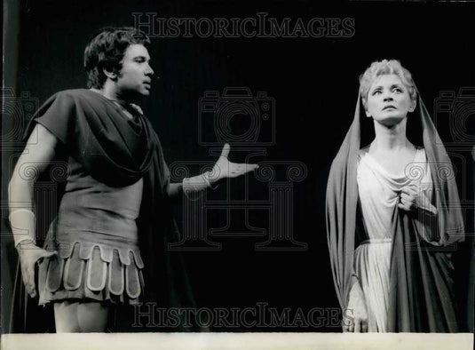 1968 Press Photo Denis Noel as Andromaque & Georges Aminel as Pyrrhus-Historic Images