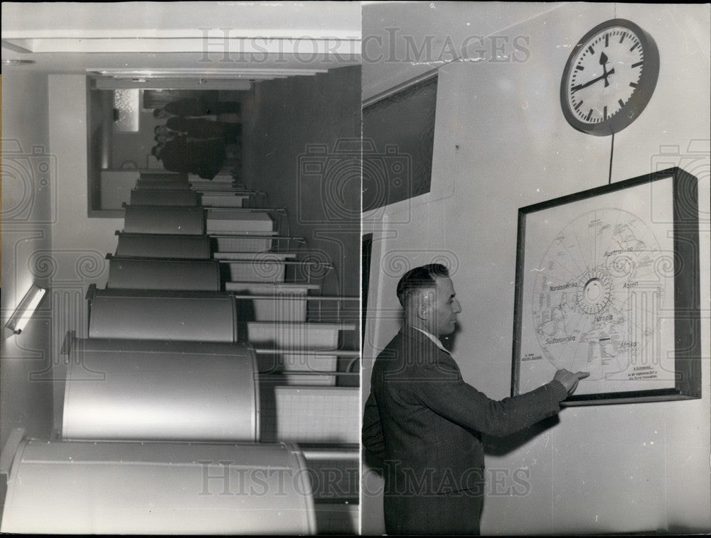 Press Photo A Universe-Times Watch In Berlin&#39;s Press Headquarters - KSB27823-Historic Images