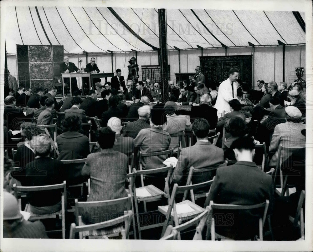 Press Photo Auction of the goods Of The Late Sir John Wood - At Bury St. Edmunds-Historic Images