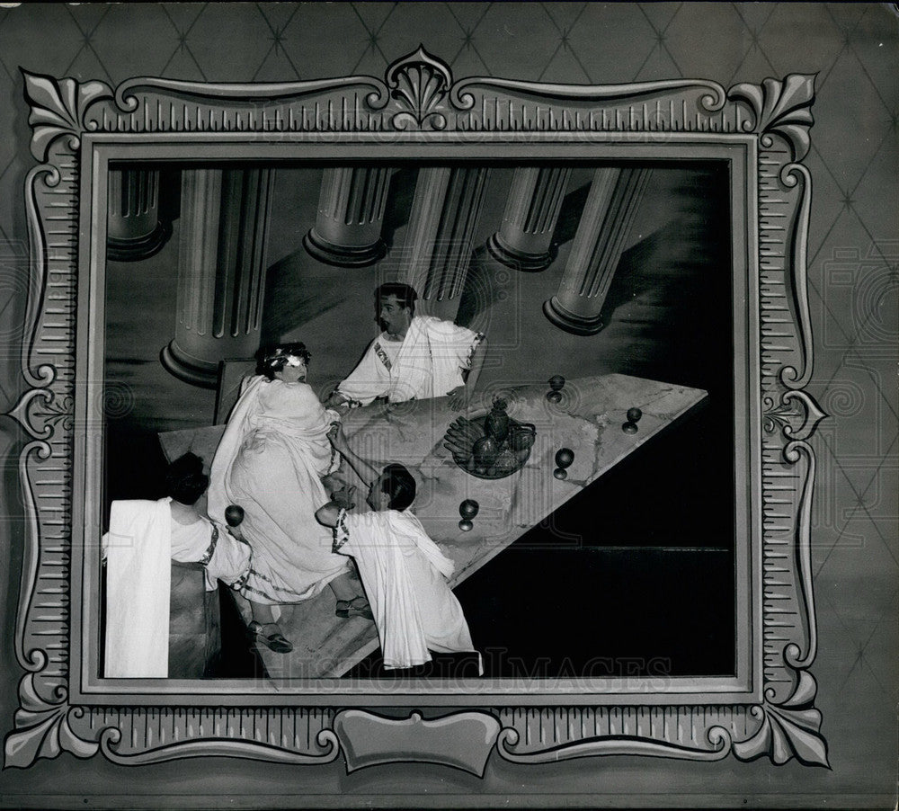 Press Photo Hattie Jacques Keeps Singing Despite Predicament - KSB28009-Historic Images