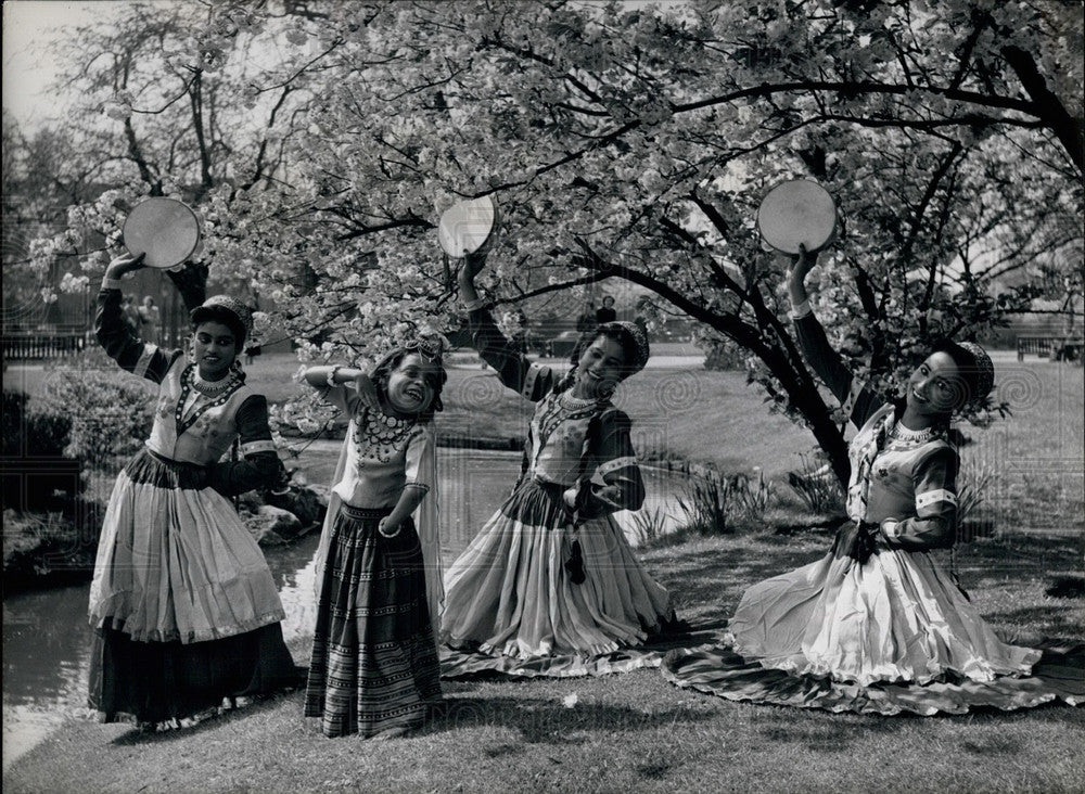 Press Photo Nargis Shanta Arati Dolli Ballet Company Dancers Regent's Park-Historic Images