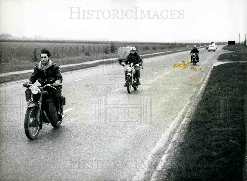 Press Photo Motorcyclists Keep A Safe Distance Behind Each Other - Historic Images
