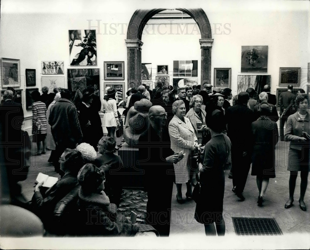 1969 Press Photo Private View Of Royal Academy's Summer Exhibition - Historic Images