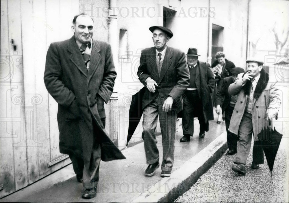 1954, Gentlemen Of The Jury On Their Way To Court - KSB28283 - Historic Images