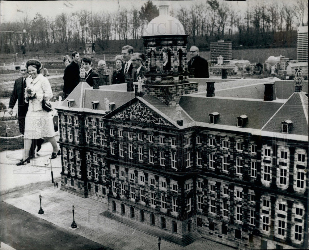 Press Photo Princess Beatrix walks alongside a mini replica of the Palace at the - Historic Images