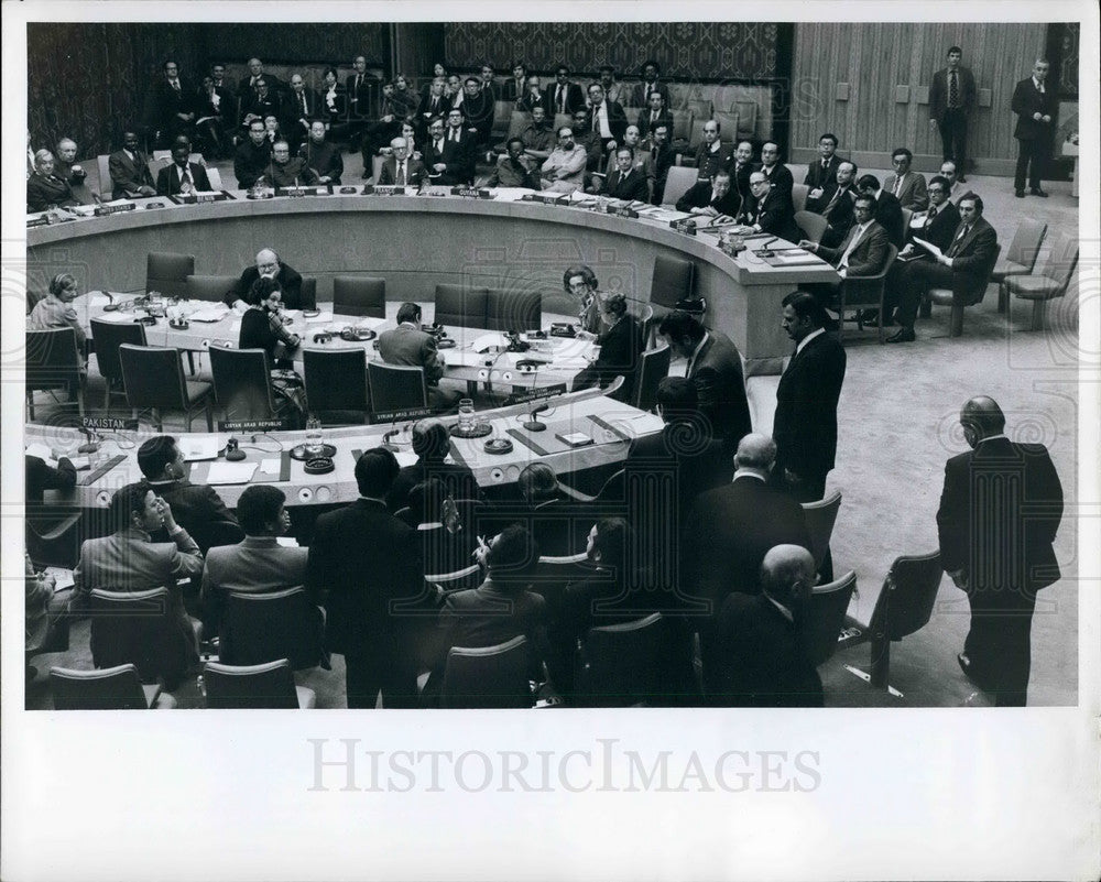 1976, Security Council invites and hears PLO - KSB28749 - Historic Images