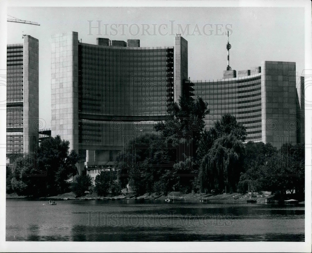 1976 Press Photo United Nations bldgs in Vienna - Historic Images