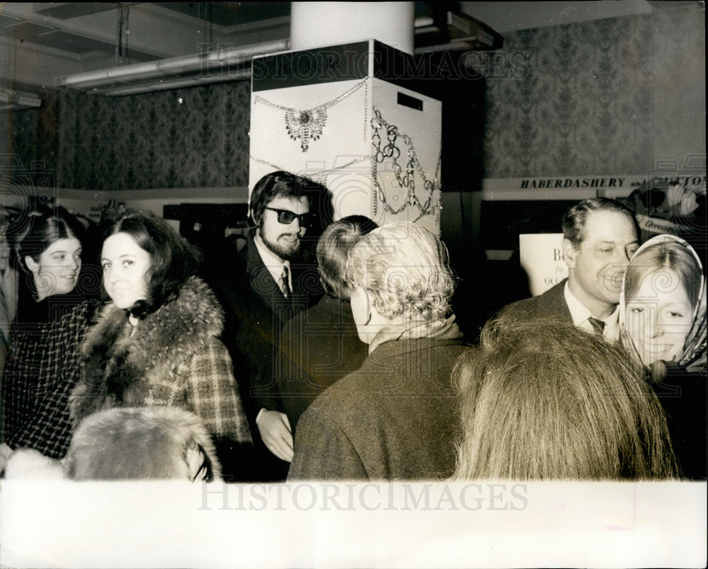 Press Photo Pop musician Englebert Humperdinck - KSB28917-Historic Images