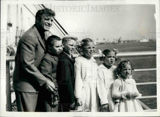 1958 Press Photo Actor Burt Lancaster and his five children - KSB28939 - Historic Images