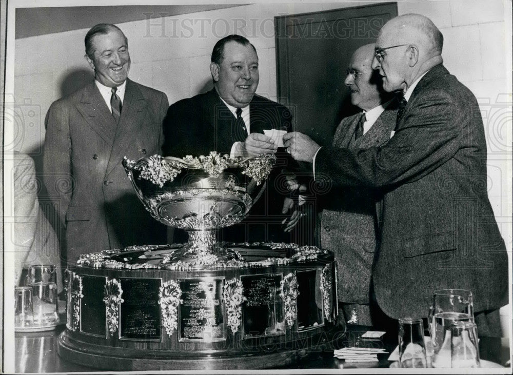 Press Photo Draw building in New Lawrence - KSB29063 - Historic Images