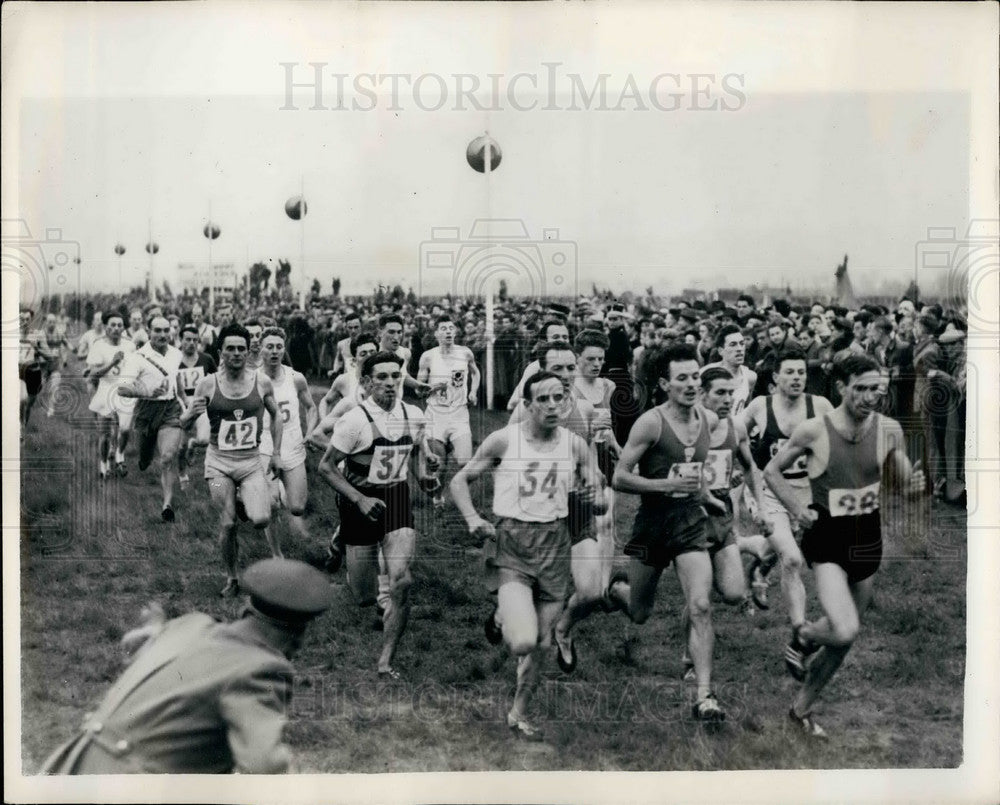 Press Photo A track race - KSB29207-Historic Images