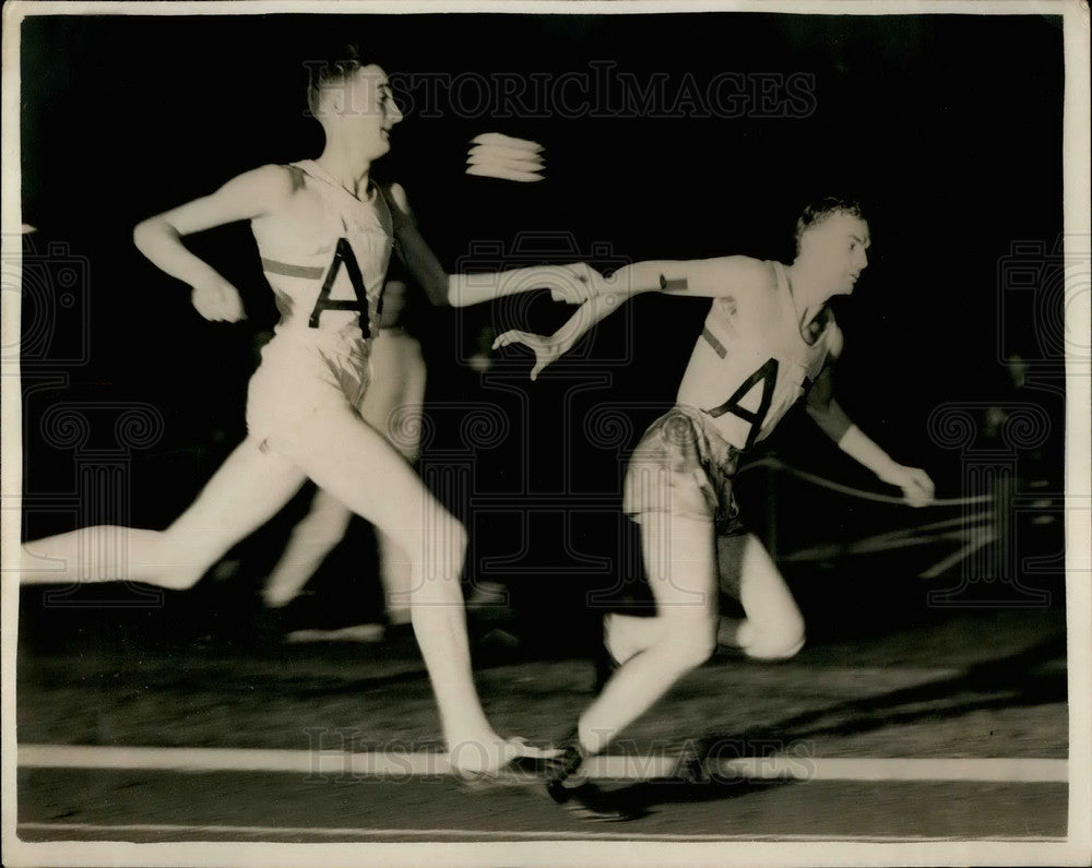 1953 Press Photo D.A.G Pirie hands over the baton to G.W Nankeville,4 x 1500 - Historic Images