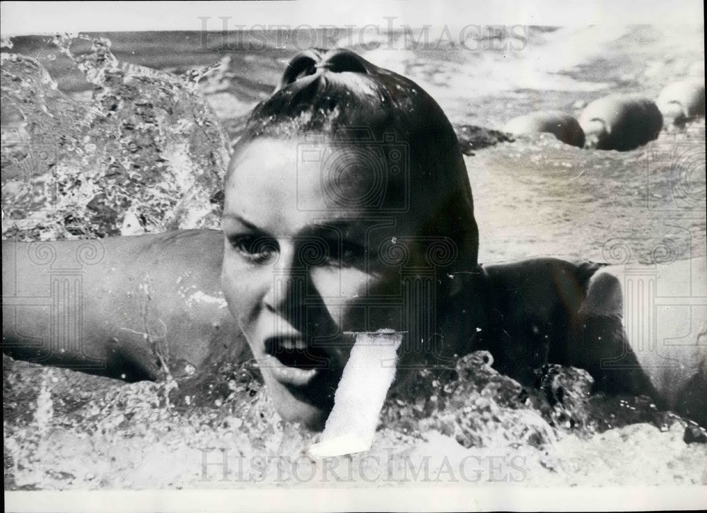 1966 Press Photo Netherlands swimmer Ada Kok - KSB29295-Historic Images