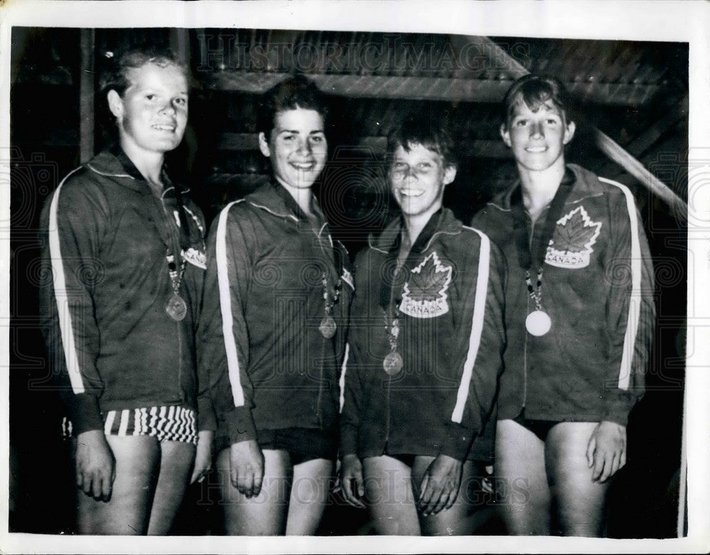 1966 Press Photo Canadian women&#39;s freestyle team win at the Commonwealth Games - Historic Images